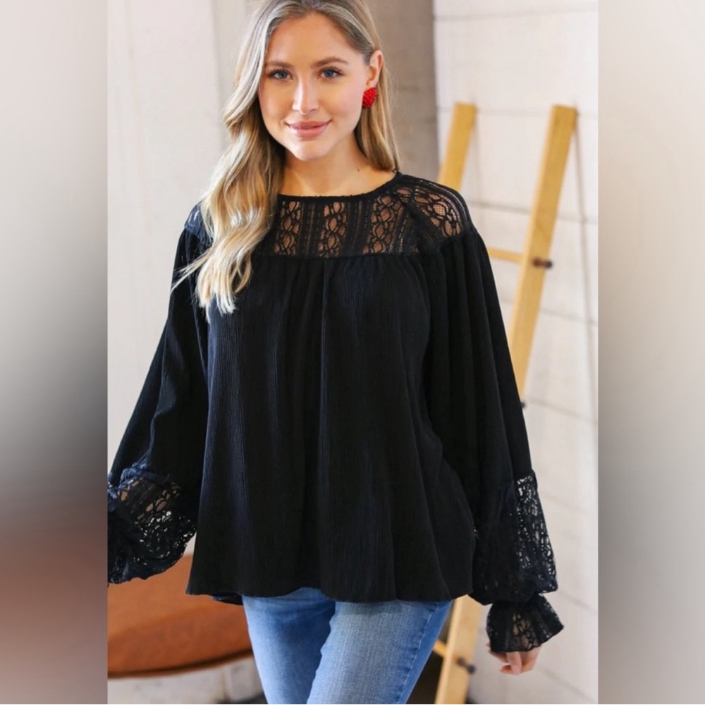 Sugar Fox Black Pleated Blouse S/3X EUC - Picture 3 of 4